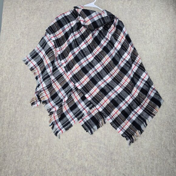 Altare Black Plaid Acrylic Fringed Cape Poncho With Toggle Closure And Tags - Picture 2 of 7